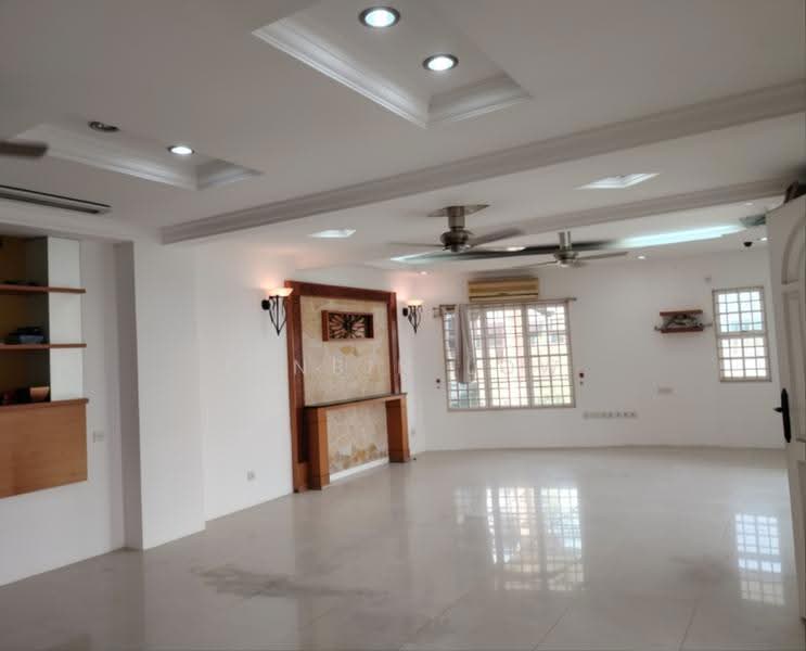 2-storey Terraced House for Sale in Taman Wawasan (Puchong) - Junbin Low - Living Room - PropertyGuru.com.my