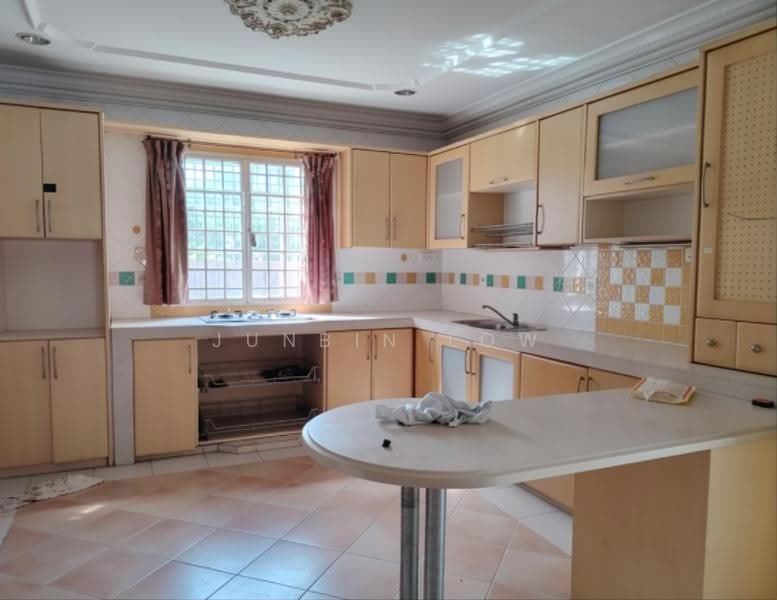 2-storey Terraced House for Sale in Taman Wawasan (Puchong) - Junbin Low - Kitchen - PropertyGuru.com.my