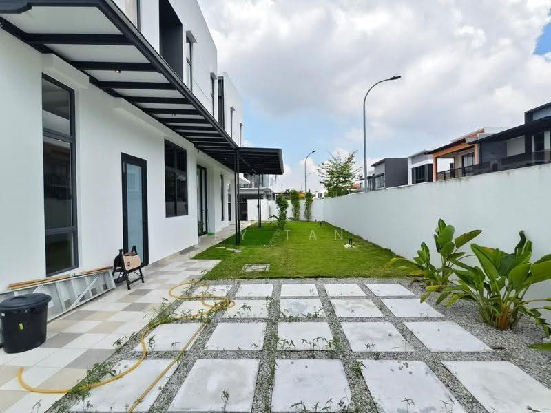 Rumah Berkembar untuk Dijual di Taman Gaya (Ulu Tiram) - Sky Tan - Exterior - PropertyGuru.com.my