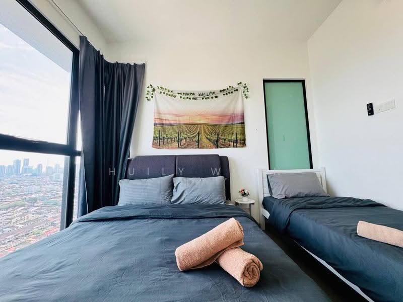 Kediaman Servis untuk Dijual di Southkey Mosaic - Huily Woon - Bedroom - PropertyGuru.com.my
