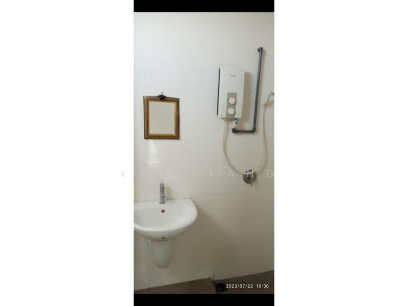 Kondominium untuk Disewa di Shineville Park - Kaze Kang - Bathroom - PropertyGuru.com.my
