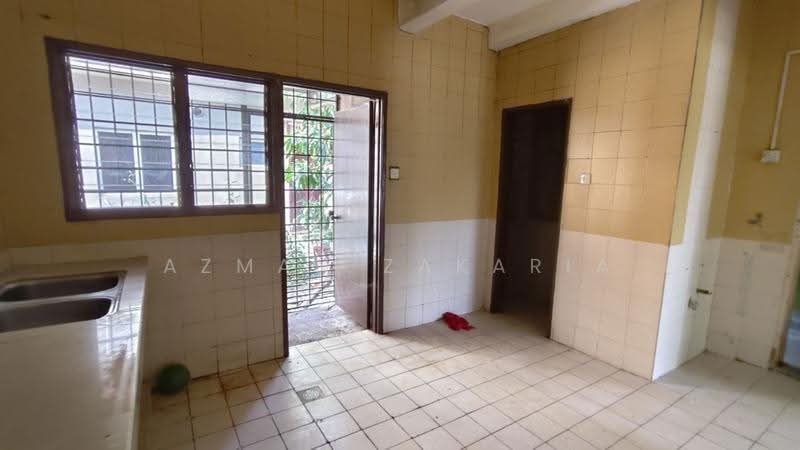 Rumah Teres 2-Tingkat untuk Dijual di Subang Bestari (Shah Alam) - AZMAN ZAKARIA - Kitchen - PropertyGuru.com.my