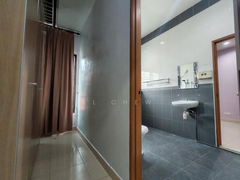 Rumah Berkembar untuk Dijual di Taman Sentosa (Klang) - CL Chew - Bathroom - PropertyGuru.com.my