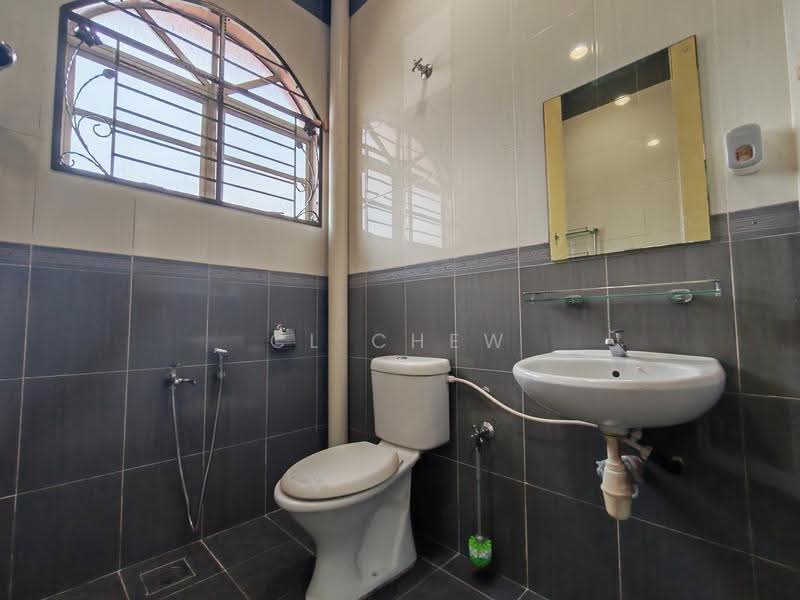 Rumah Berkembar untuk Dijual di Taman Sentosa (Klang) - CL Chew - Bathroom - PropertyGuru.com.my