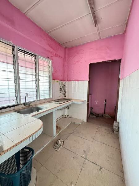 Rumah Flat untuk Dijual di Pangsapuri Melati - Zack Yahya - Kitchen - PropertyGuru.com.my