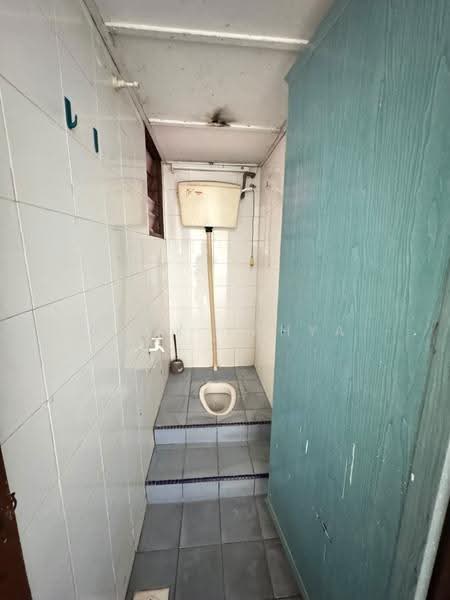 Rumah Flat untuk Dijual di Pangsapuri Melati - Zack Yahya - Bathroom - PropertyGuru.com.my