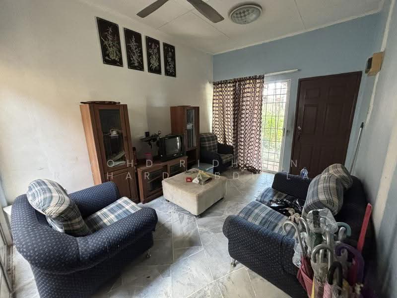 1-storey Terraced House for Sale in Rawang (Selangor) - Mohd Ridhwan Richard Abdullah - Living Room - PropertyGuru.com.my