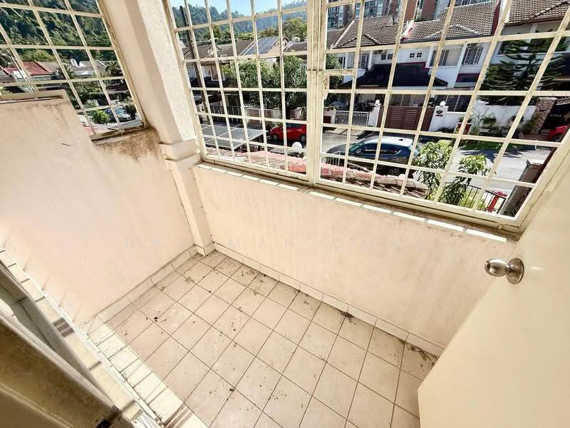 2-storey Terraced House for Sale in Ampang (Selangor) - Hazeman Omar - Balcony - PropertyGuru.com.my