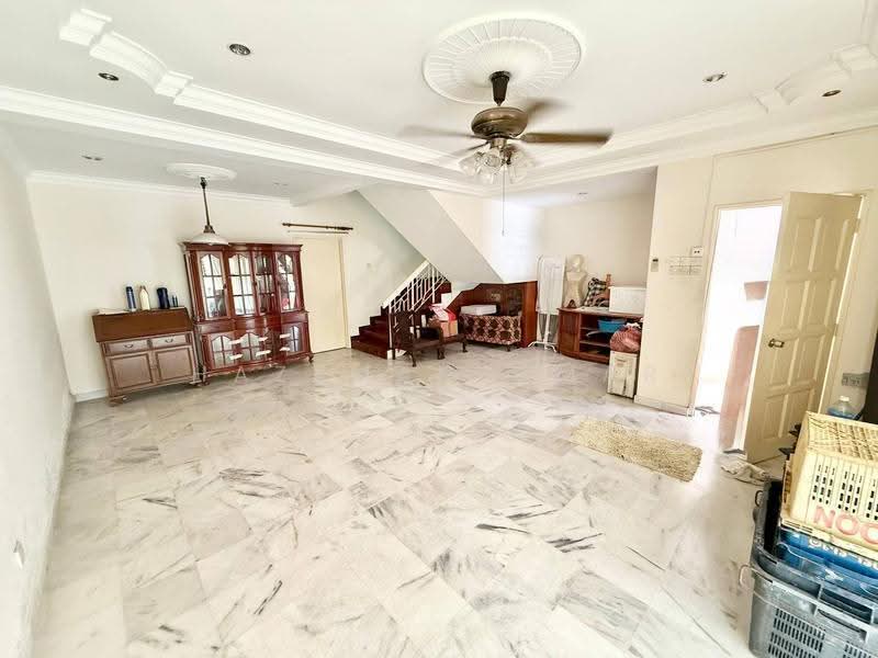 2-storey Terraced House for Sale in Ampang (Selangor) - Hazeman Omar - Living Room - PropertyGuru.com.my