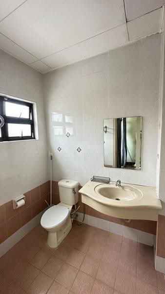 Pangsapuri untuk Dijual di Parkville - Chor Wai Chan - Bathroom - PropertyGuru.com.my