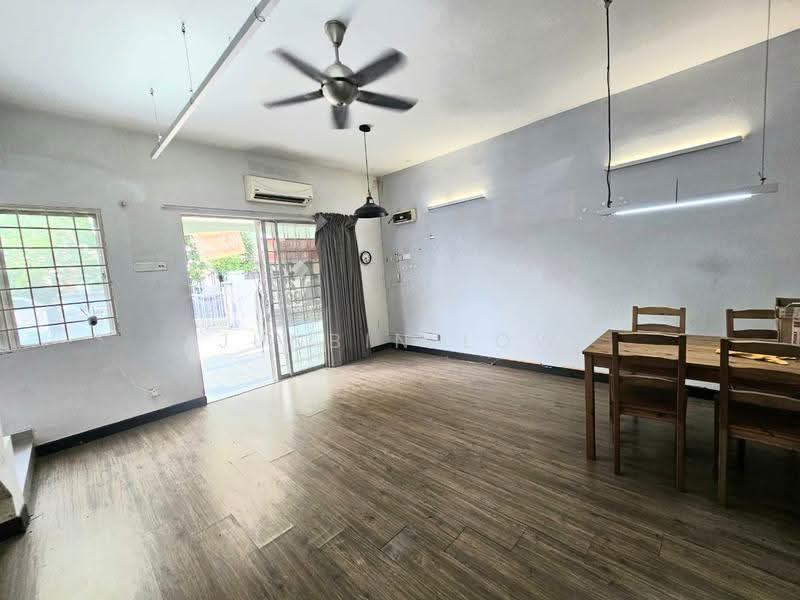 2-storey Terraced House for Sale in TAMAN PUCHONG UTAMA (Puchong) - Junbin Low - Living Room - PropertyGuru.com.my