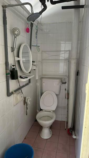Pejabat untuk Disewa di Pusat Perdagangan Seri Kembangan (Seri Kembangan) - Benny Lee - Bathroom - PropertyGuru.com.my