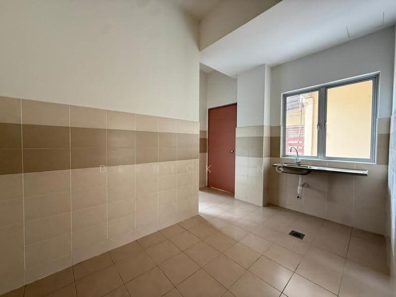 2-storey Terraced House for Sale in Denai Alam (Shah Alam) - Derrick Ang - Kitchen - PropertyGuru.com.my