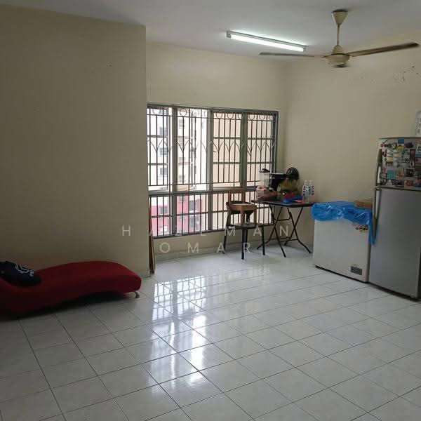 Apartment for Sale at Pangsapuri Kelana Impian - Hazeman Omar - Living Room - PropertyGuru.com.my