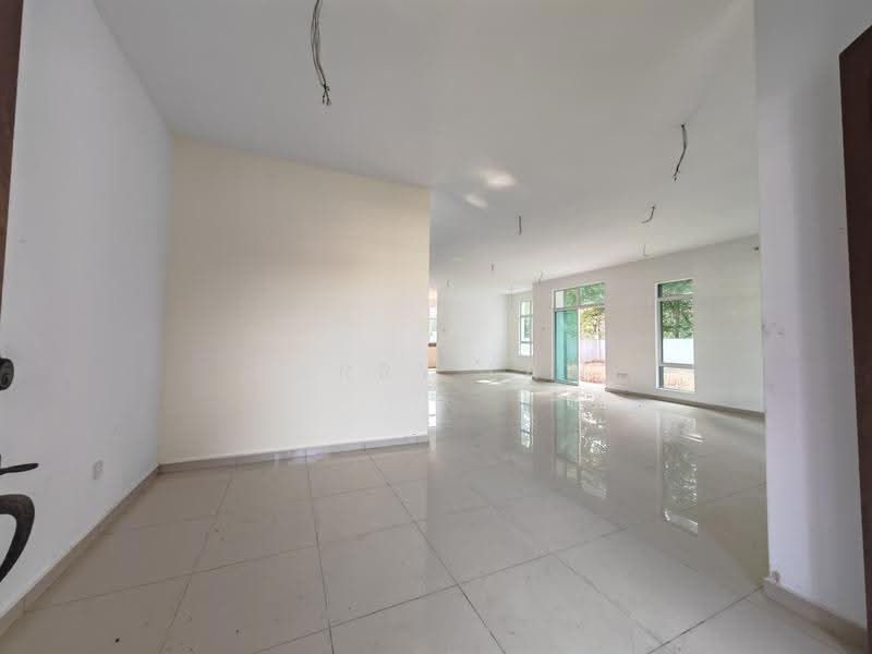 Semi-Detached House for Sale in Taman Batu Berendam Putra (Batu Berendam) - Harry Law - Living Room - PropertyGuru.com.my