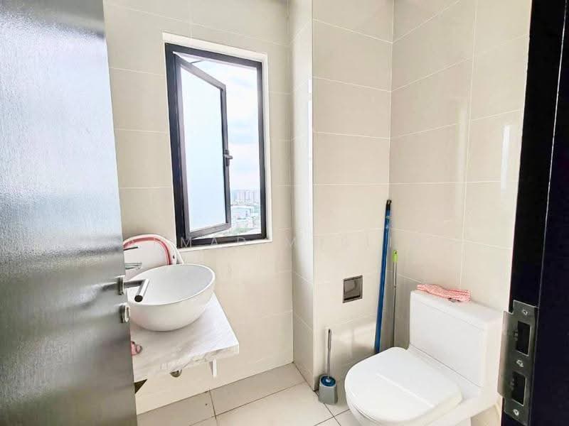 Kediaman Servis untuk Dijual di Centrus Soho - Ahmad Muslim - Bathroom - PropertyGuru.com.my
