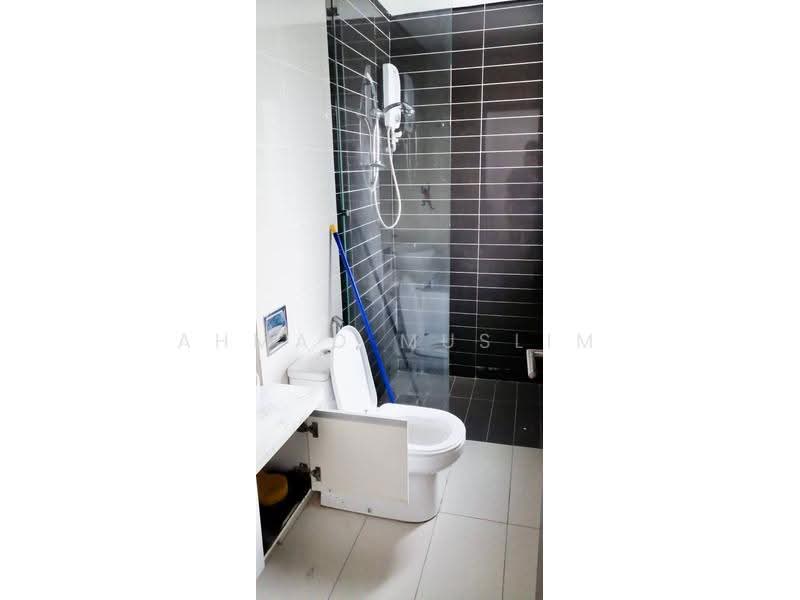 Kediaman Servis untuk Dijual di Centrus Soho - Ahmad Muslim - Bathroom - PropertyGuru.com.my