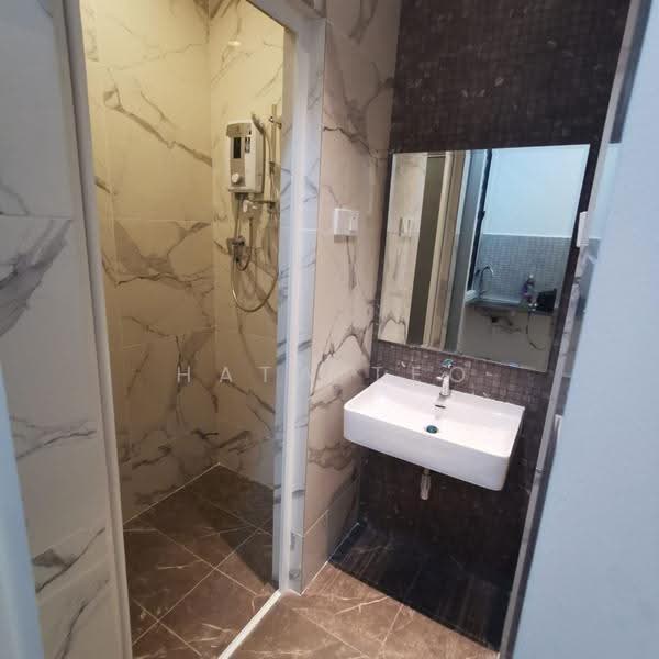 Service Residence for Sale at The Grand Subang Jaya SS15 - Hata Teo - Bathroom - PropertyGuru.com.my