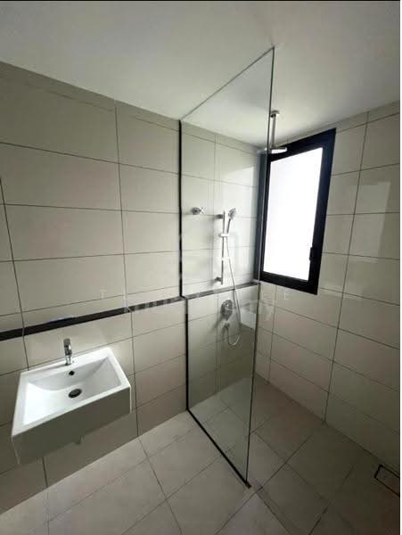 Kediaman Servis untuk Dijual di Duta Park Residences - Terry Yee - Bathroom - PropertyGuru.com.my