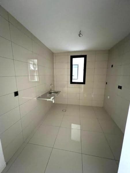 Kediaman Servis untuk Dijual di Duta Park Residences - Terry Yee - Kitchen - PropertyGuru.com.my