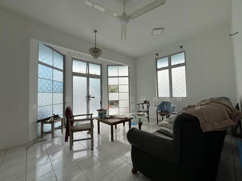 Semi-Detached House for Sale in Sepang (Selangor) - Mohd Ridhwan Richard Abdullah - Living Room - PropertyGuru.com.my