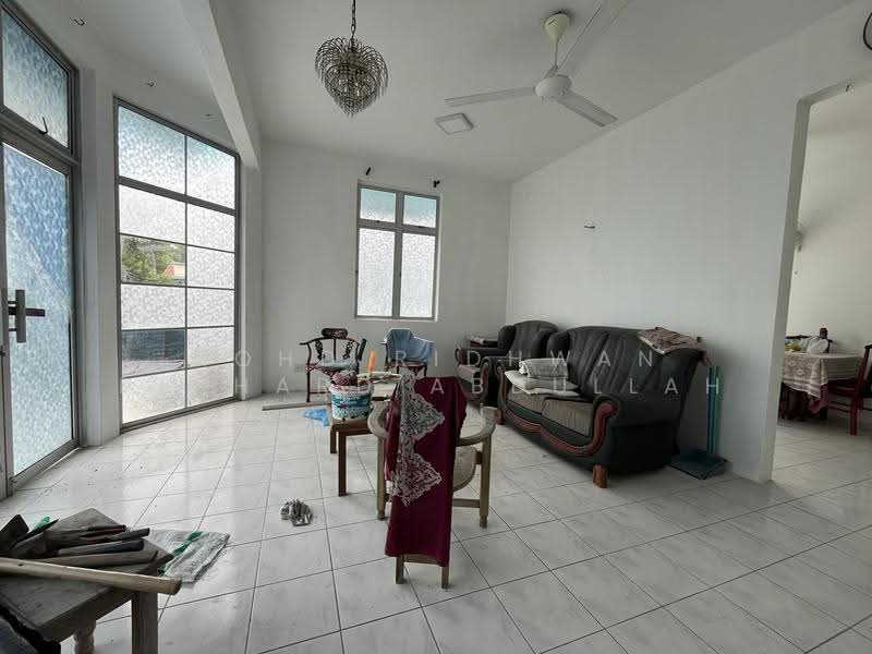 Semi-Detached House for Sale in Sepang (Selangor) - Mohd Ridhwan Richard Abdullah - Living Room - PropertyGuru.com.my