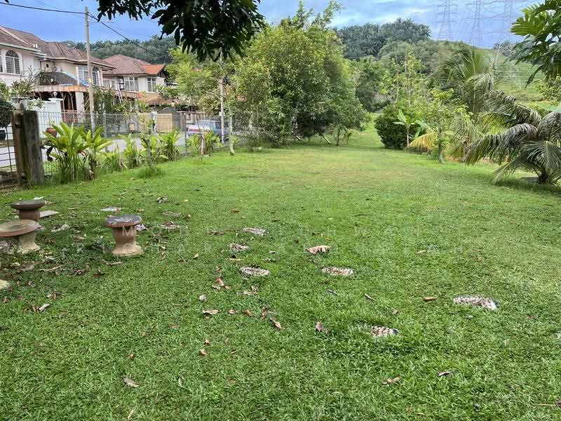 Semi-Detached House for Sale in Sepang (Selangor) - Mohd Ridhwan Richard Abdullah - Front Garden - PropertyGuru.com.my