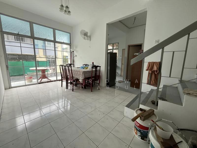 Semi-Detached House for Sale in Sepang (Selangor) - Mohd Ridhwan Richard Abdullah - Dining Room - PropertyGuru.com.my