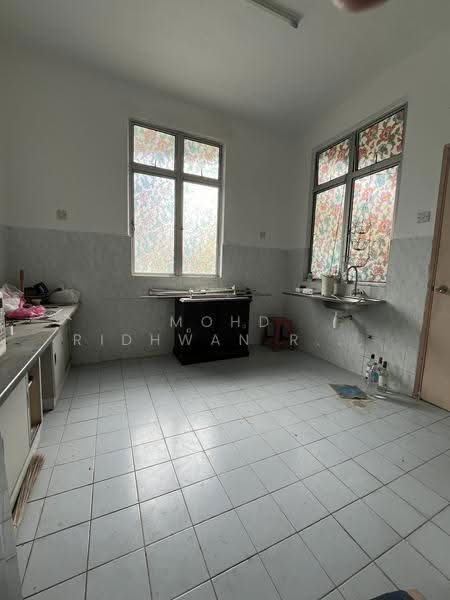 Semi-Detached House for Sale in Sepang (Selangor) - Mohd Ridhwan Richard Abdullah - Kitchen - PropertyGuru.com.my