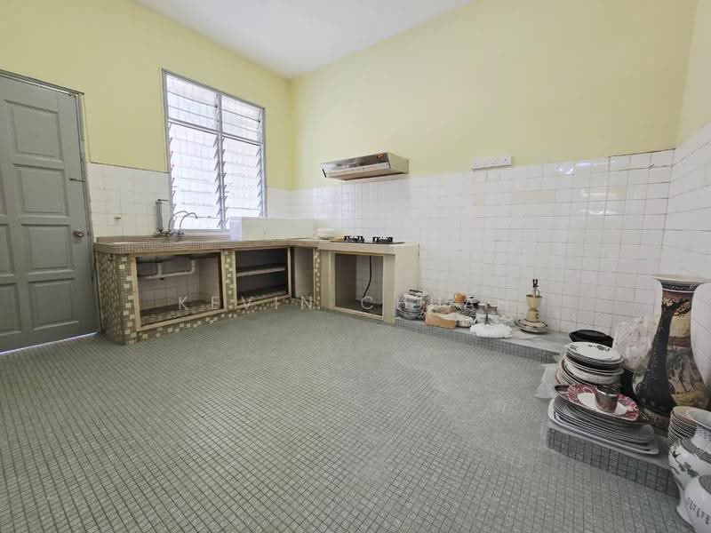 Semi-Detached House for Rent in Taman Mutiara Barat (Cheras) - Kevin Chuah - Kitchen - PropertyGuru.com.my