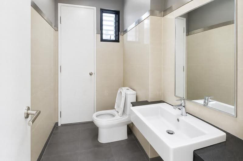 Pejabat untuk Disewa di Kampung Kerinchi (Bangsar South) (Kuala Lumpur) - Jess Seah - Bathroom - PropertyGuru.com.my