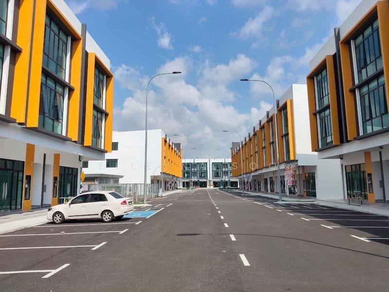 Shop / Office for Rent in Bandar Baru Permas Jaya (Permas Jaya) - Elleyna Soo - Exterior - PropertyGuru.com.my