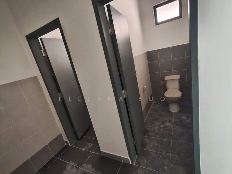 Shop / Office for Rent in Bandar Baru Permas Jaya (Permas Jaya) - Elleyna Soo - Bathroom - PropertyGuru.com.my