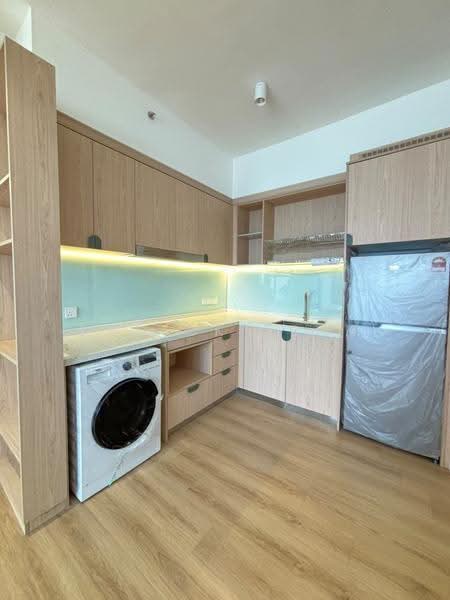 Kediaman Servis untuk Dijual di The Meg Serviced Residence - Danick Teoh - Kitchen - PropertyGuru.com.my
