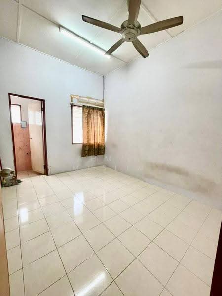 2-storey Terraced House for Sale in Taman Manggis Jaya (Banting) - Ahmad Muslim - Interior - PropertyGuru.com.my