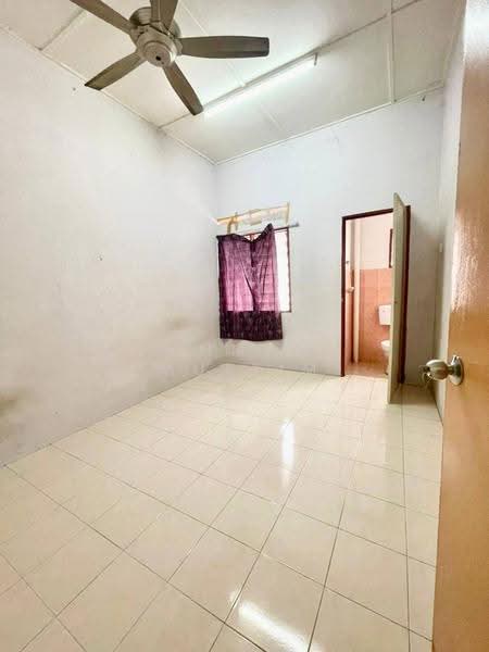 2-storey Terraced House for Sale in Taman Manggis Jaya (Banting) - Ahmad Muslim - Interior - PropertyGuru.com.my