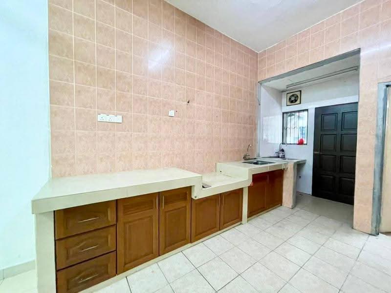 2-storey Terraced House for Sale in Taman Manggis Jaya (Banting) - Ahmad Muslim - Kitchen - PropertyGuru.com.my