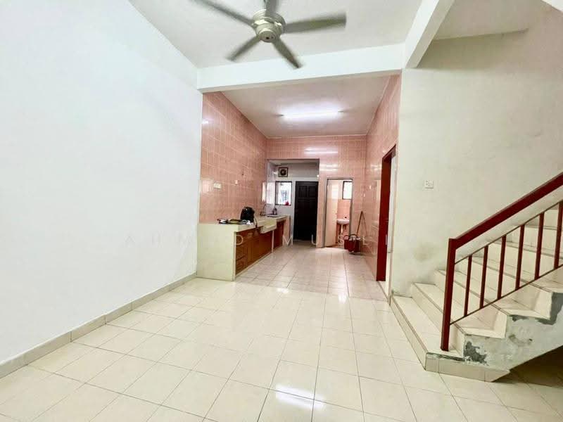 2-storey Terraced House for Sale in Taman Manggis Jaya (Banting) - Ahmad Muslim - Interior - PropertyGuru.com.my