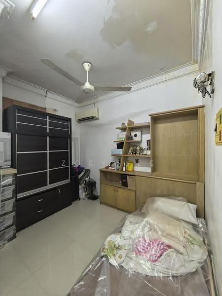 2-storey Terraced House for Sale in Taman Skudai Baru (Skudai) - Zoey Lee - Bedroom - PropertyGuru.com.my