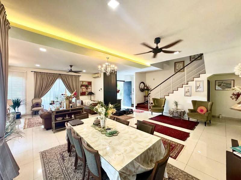 Rumah Berkembar untuk Dijual di Perdana Lakeview East (Cyberjaya) - Ahmad Muslim - Living Room - PropertyGuru.com.my