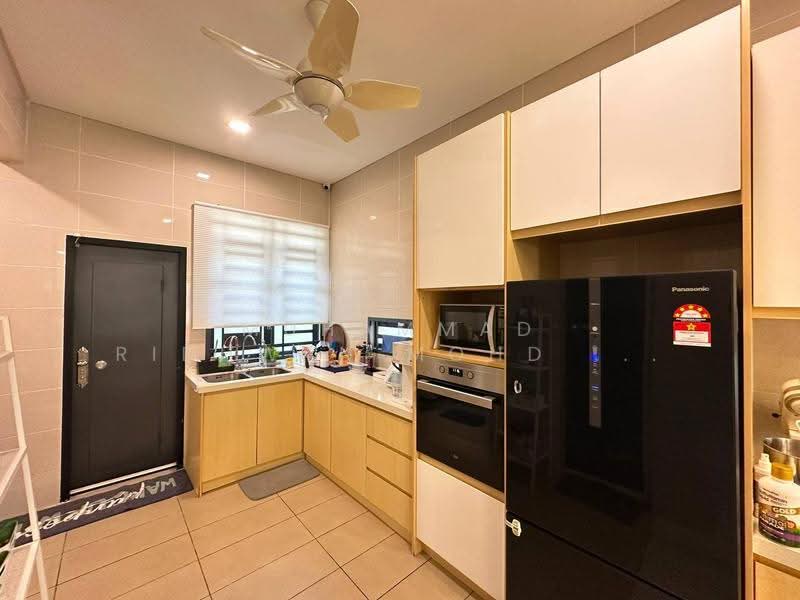 Rumah Teres 2-Tingkat untuk Dijual di Sepang (Selangor) - Muhammad Ridhwan Mohd Huzairi - Kitchen - PropertyGuru.com.my