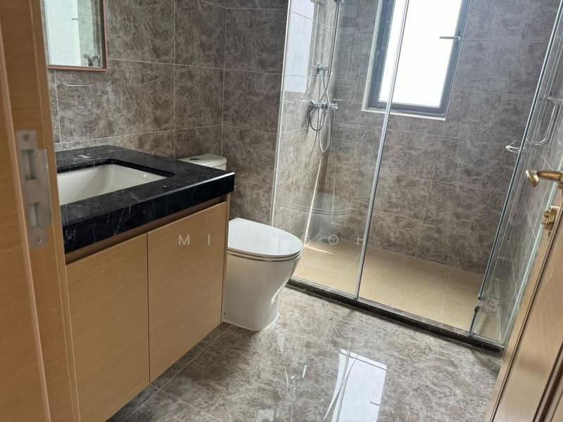 Kondominium untuk Dijual di R&F Princess Cove Phase 2-Seine Region - Miya Goh - Bathroom - PropertyGuru.com.my