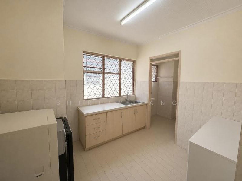 Flat for Sale at Flat Taman Ungku Tun Aminah - Shirley Pang - Kitchen - PropertyGuru.com.my