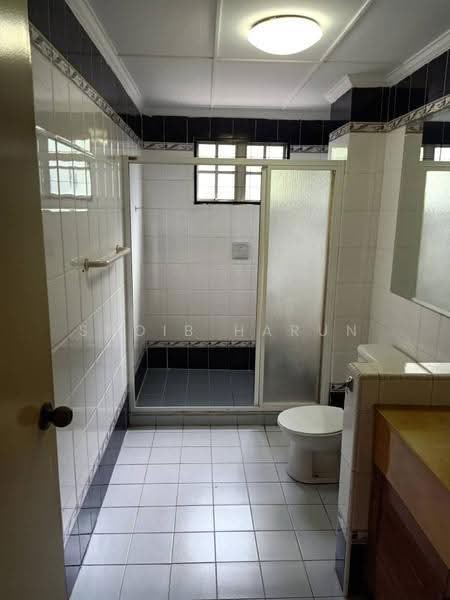 Terraced House for Sale in Bukit Rahman Putra (Sungai Buloh) - Shoib Harun - Bathroom - PropertyGuru.com.my