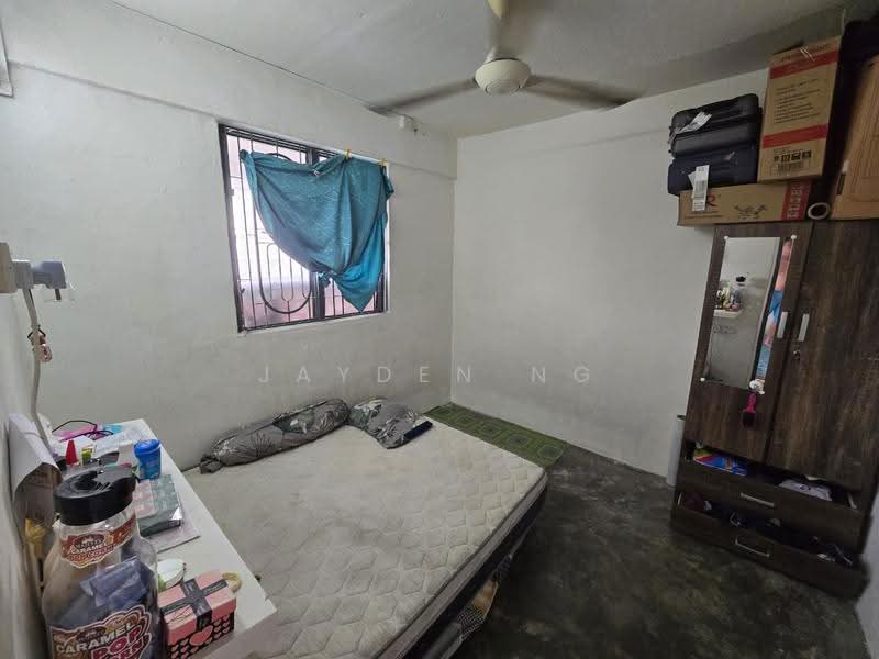Flat for Sale at Flat Taman Ungku Tun Aminah - Jayden Ng - Bedroom - PropertyGuru.com.my
