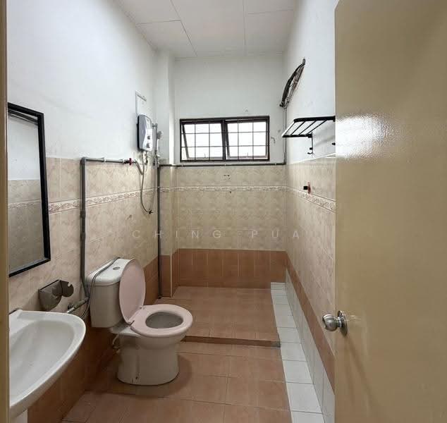 2-storey Terraced House for Rent in Segambut (Kuala Lumpur) - Ching Pua - Bathroom - PropertyGuru.com.my