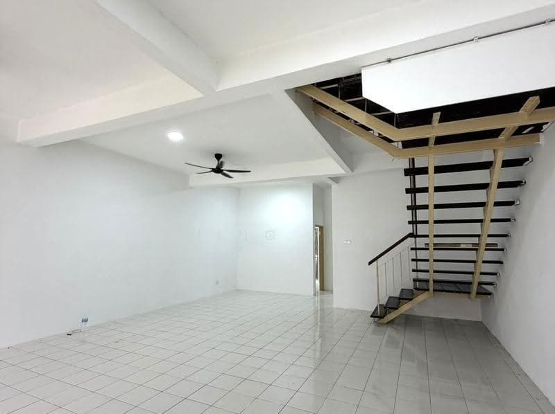 2-storey Terraced House for Rent in Segambut (Kuala Lumpur) - Ching Pua - Living Room - PropertyGuru.com.my