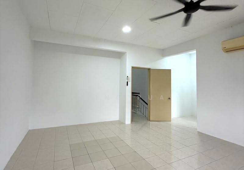 2-storey Terraced House for Rent in Segambut (Kuala Lumpur) - Ching Pua - Living Room - PropertyGuru.com.my