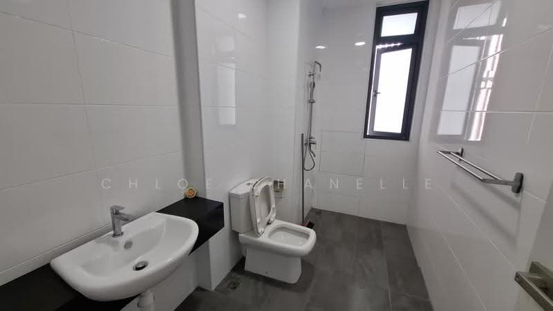 Condominium for Sale at Grace Residence - Chloe Chanelle - Bathroom - PropertyGuru.com.my