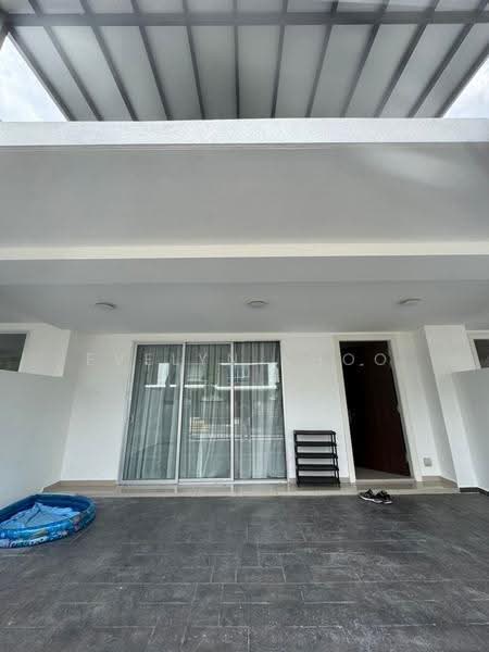 2-storey Terraced House for Rent in Kota Emerald (Rawang) - Evelyn Khoo - Car Porch - PropertyGuru.com.my